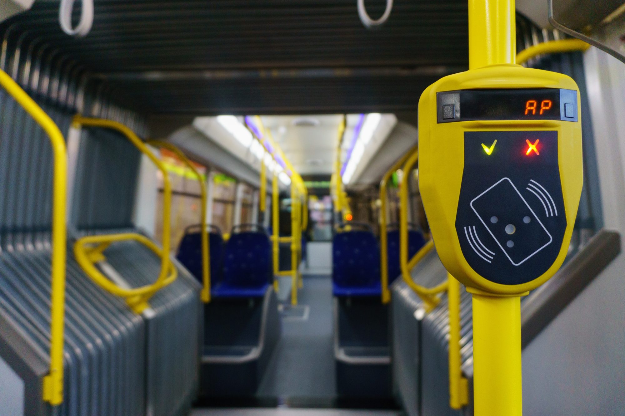 RFID Lesegerät für RFID Karten z.B. kontaktloses Ticket Einlesen im Bus